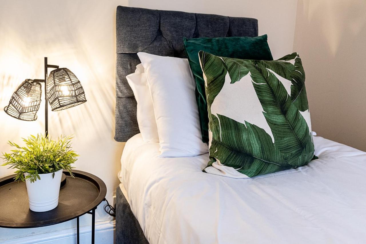 2 Bed, Up To 6 Guests Near Chester City Centre Eksteriør bilde